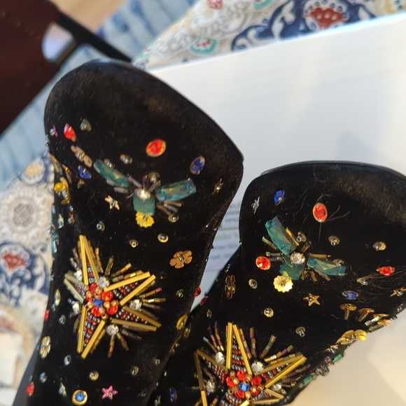 Betsy Johnson velvet booties - Picture 9 of 10